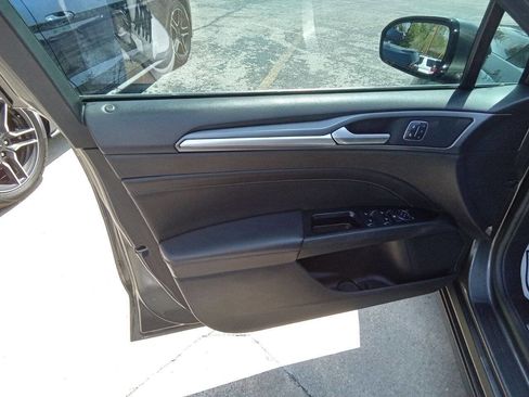 Used 2016 Ford Fusion Titanium image 14