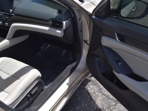 Used 2019 Honda Accord EX-L image 16
