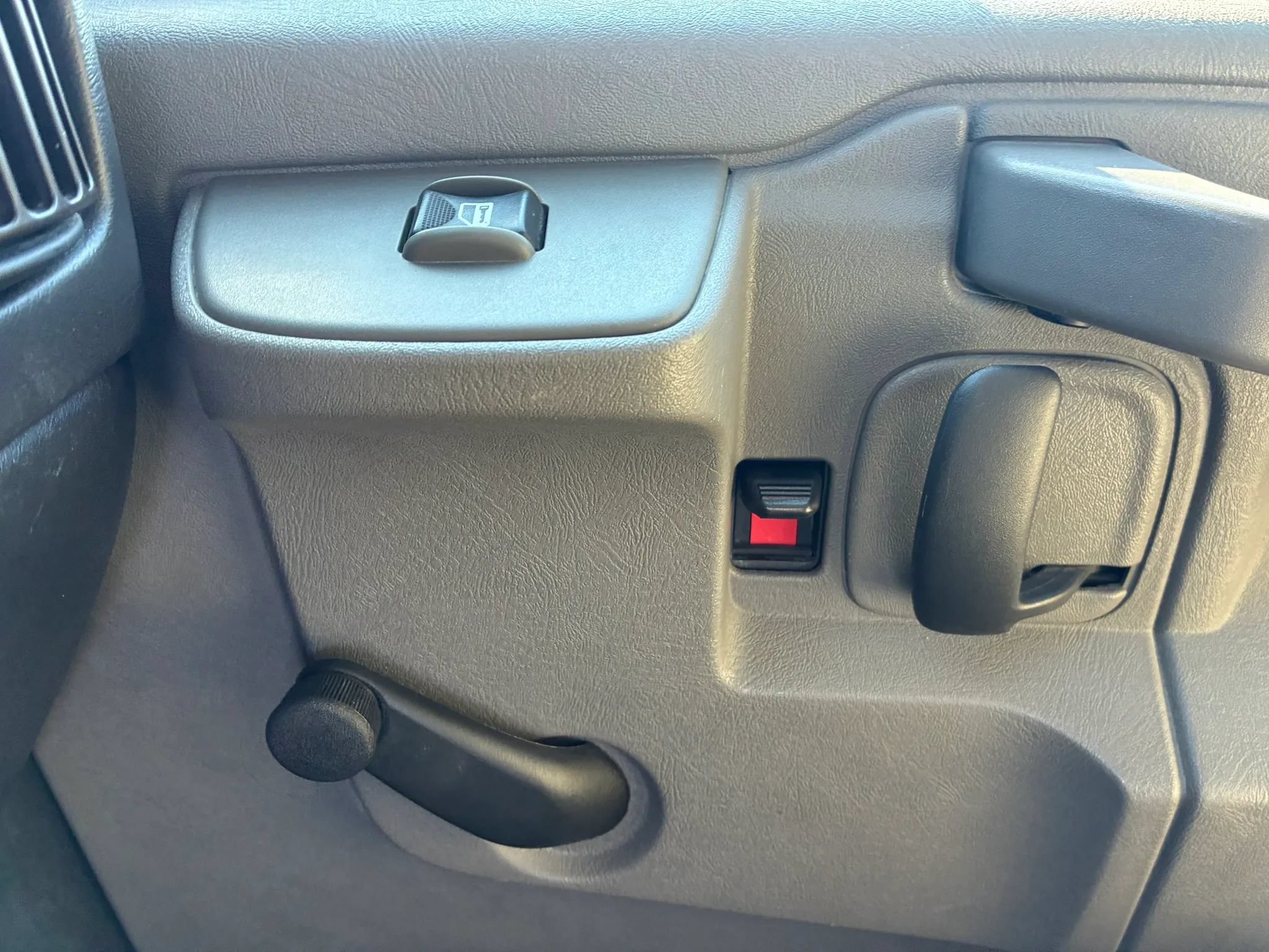 Used 2019 Chevrolet Express 2500 RWD image 16