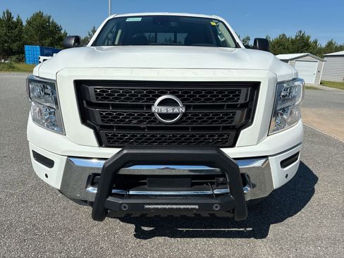 Used 2023 Nissan Titan SV w/ SV Convenience Package AWD/4WD image 30