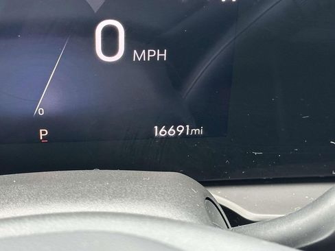 Certified 2024 Buick Envista Sport Touring w/ Convenience I Package image 24