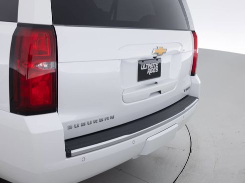 Used 2017 Chevrolet Suburban Premier image 17