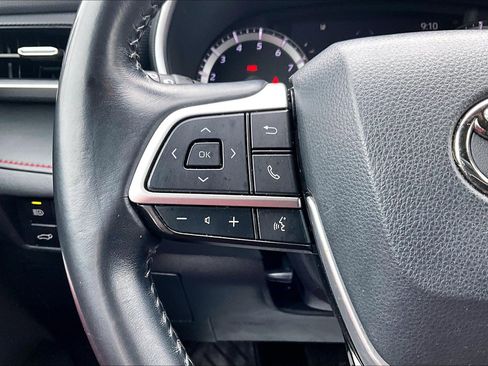 Used 2022 Toyota Highlander XSE image 24
