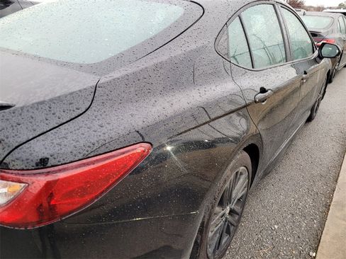 Used 2025 Toyota Camry SE image 6