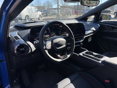 New 2025 Chevrolet Equinox EV RS w/ Convenience Package II image 17