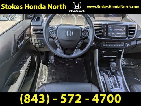 Used 2017 Honda Accord Touring image 13