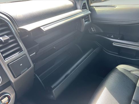 Used 2020 Ford Expedition XLT w/ Equipment Group 202A image 29