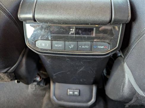 Used 2023 Toyota Highlander LE image 16