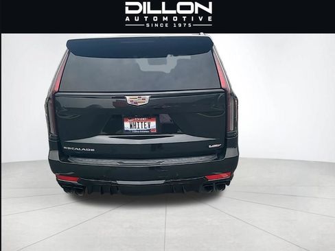 Used 2024 Cadillac Escalade V w/ Heavy-Duty Trailer Package AWD/4WD image 6