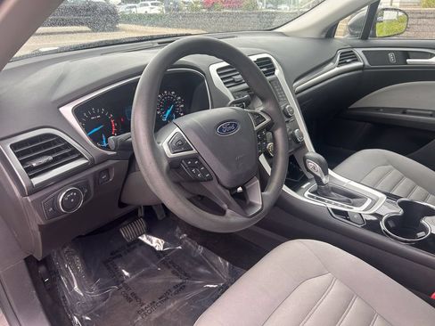 Used 2014 Ford Fusion S FWD image 9