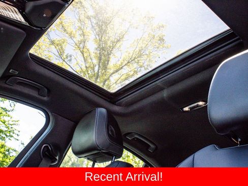 Used 2022 BMW 330i Sedan w/ M Sport Package RWD image 16