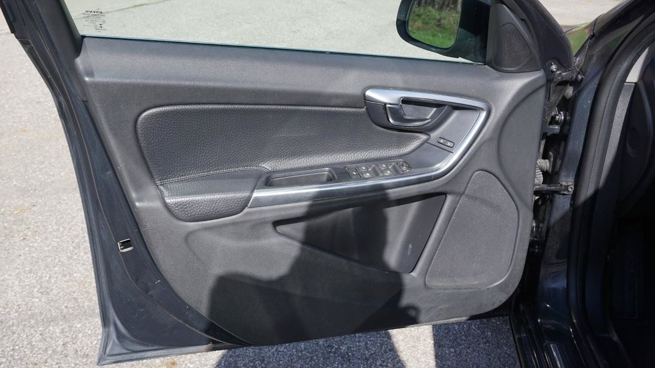 Used 2014 Volvo S60 T5 FWD image 24