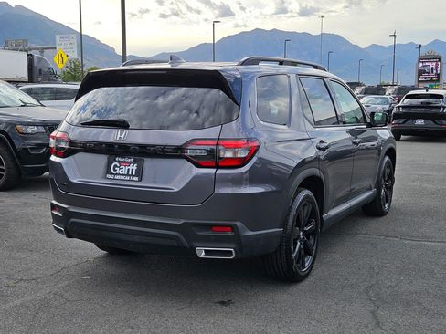 Used 2025 Honda Pilot Black Edition image 12