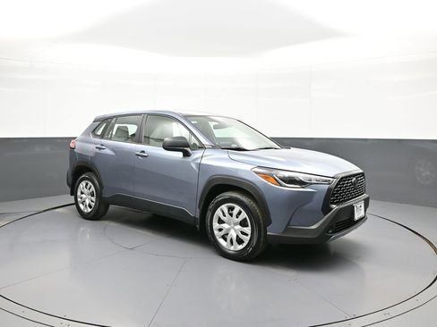 Certified 2024 Toyota Corolla Cross L image 4