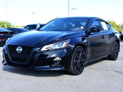 Used 2022 Nissan Altima 2.5 SR w/ Midnight Edition Package