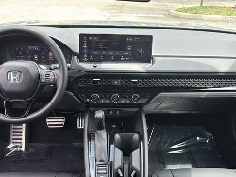 Used 2025 Honda Accord Sport image 14