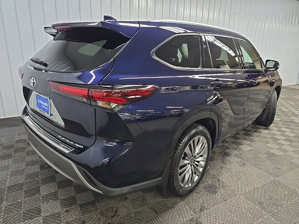 Used 2024 Toyota Highlander Platinum AWD/4WD image 10