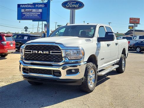 Used 2024 RAM 2500 Big Horn image 2