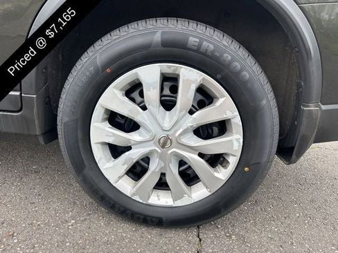 Used 2017 Nissan Rogue S w/ S Appearance Package AWD/4WD image 3