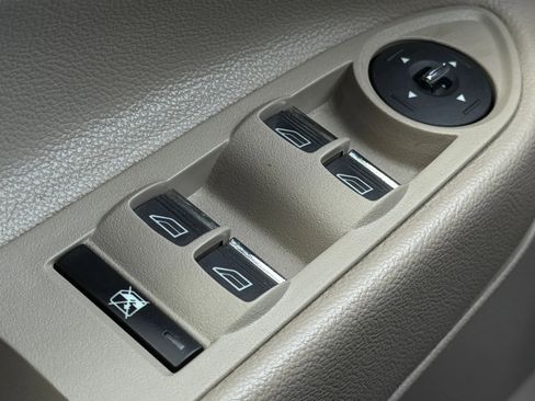 Used 2015 Ford C-MAX SE image 23