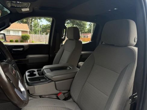 Used 2019 GMC Sierra 1500 SLE w/ SLE Value Package AWD/4WD image 17