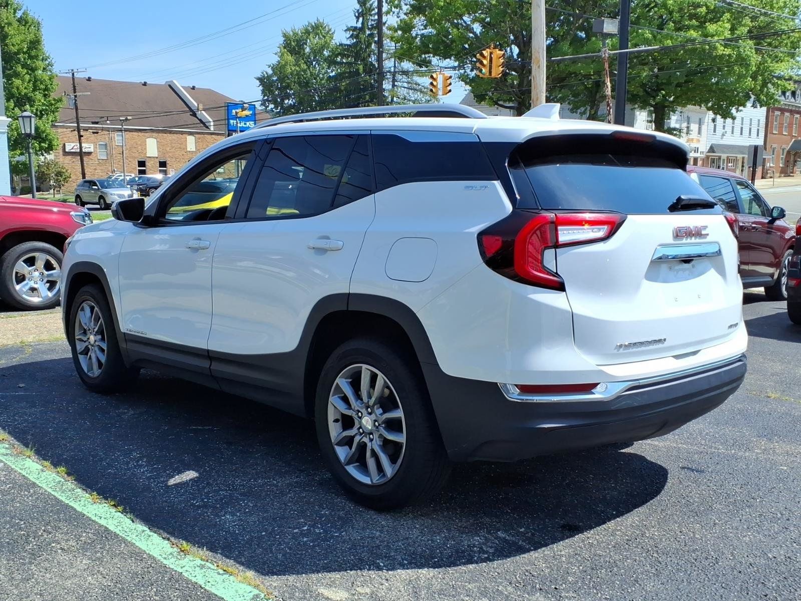 Certified 2024 GMC Terrain SLT AWD/4WD image 6