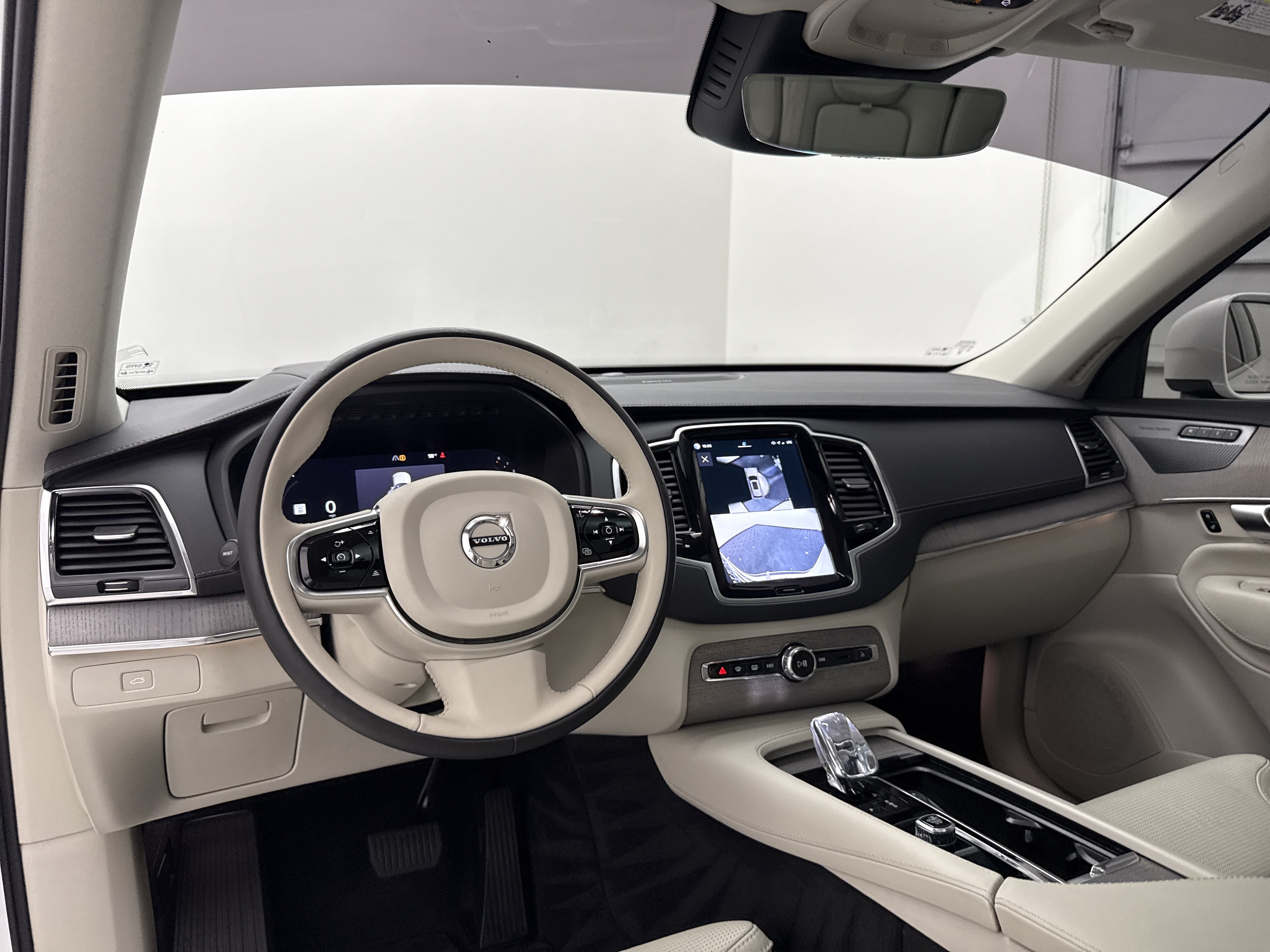 Certified 2024 Volvo XC90 B6 Ultimate w/ Protection Package Premier AWD/4WD image 22