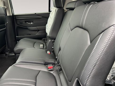 New 2026 Honda Pilot Touring image 13