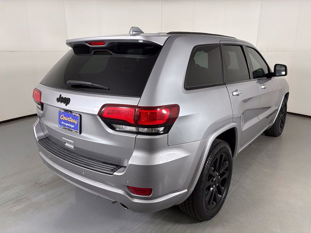 Used 2021 Jeep Grand Cherokee Laredo X RWD image 8