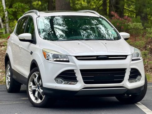 Used 2014 Ford Escape Titanium w/ Equipment Group 401A AWD/4WD image 2