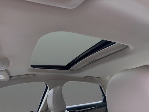 Used 2020 Ford Fusion SEL image 26