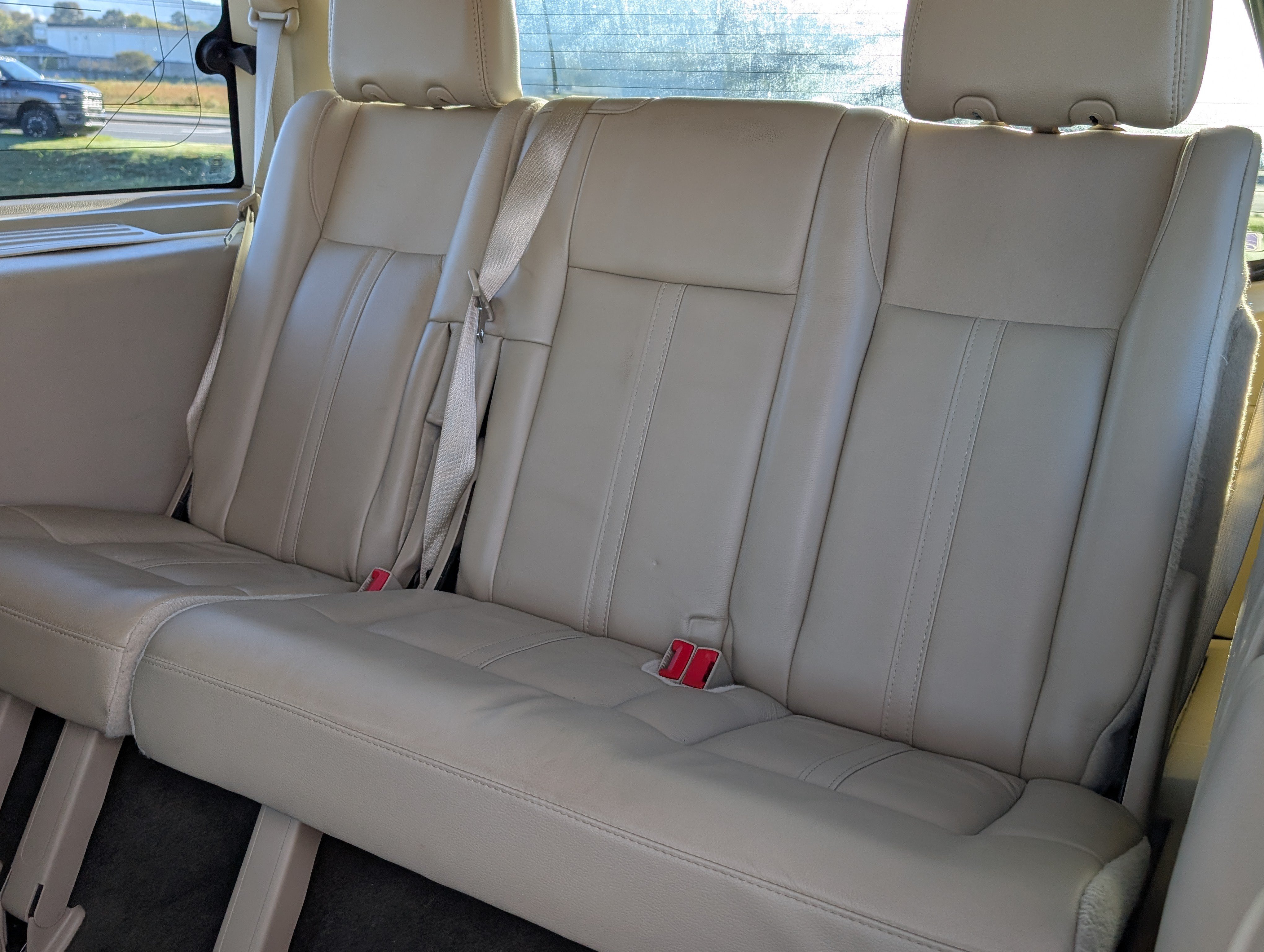 Used 2017 Lincoln Navigator Reserve AWD/4WD image 12