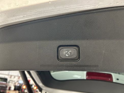 Certified 2017 Ford Explorer XLT w/ Equipment Group 202A image 29