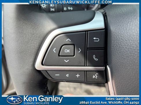 Used 2023 Toyota Highlander LE AWD/4WD image 14