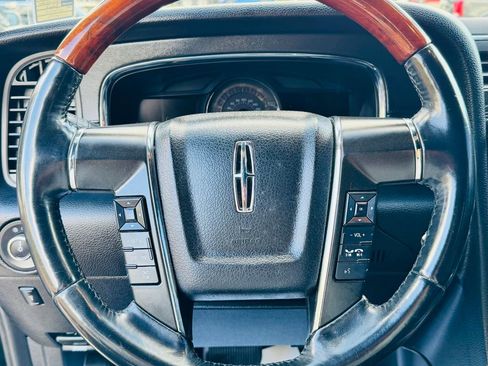 Used 2015 Lincoln Navigator 2WD image 11