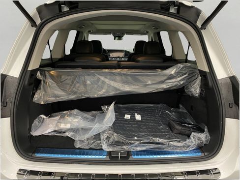 New 2026 Mercedes-Benz GLS 450 4MATIC image 6
