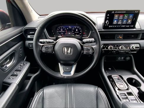 Used 2025 Honda Pilot Elite image 5