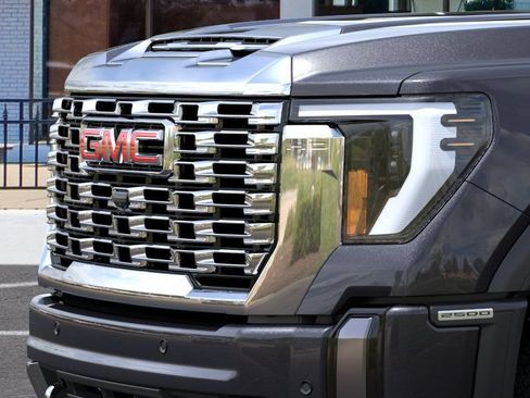 New 2026 GMC Sierra 2500 Denali w/ Denali Reserve Package AWD/4WD image 13