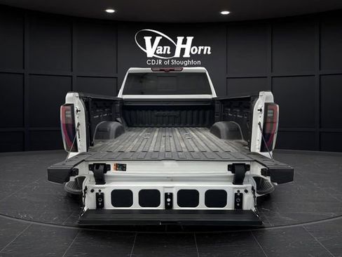 Used 2024 GMC Sierra 3500 AT4 w/ AT4 Premium Plus Package image 17