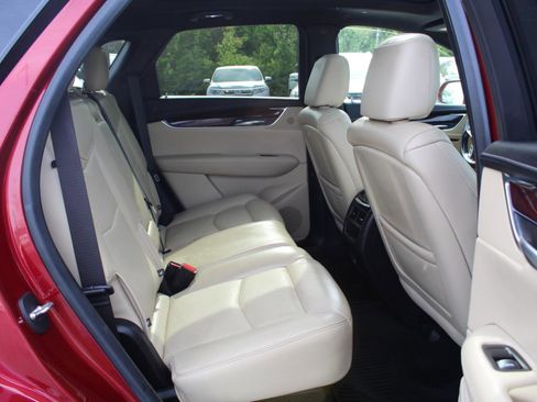 Used 2019 Cadillac XT5 Premium Luxury AWD/4WD image 12