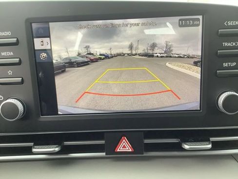 Used 2025 Hyundai Elantra SE image 13