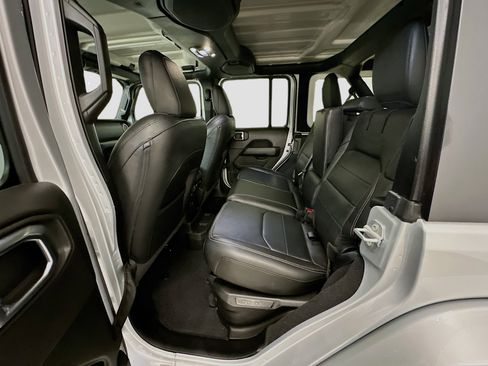 Used 2023 Jeep Wrangler Sahara w/ Cold Weather Group image 28