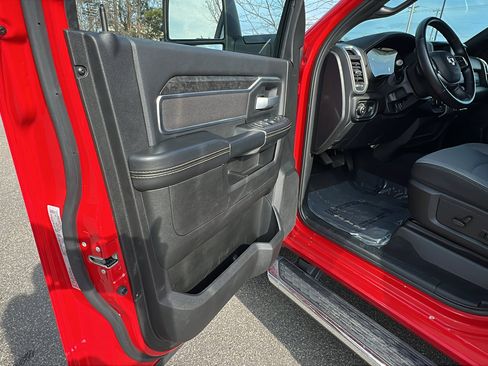 Used 2024 RAM 2500 Big Horn w/ Bed Utility Group image 14