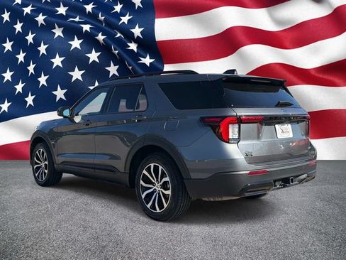 Certified 2025 Ford Explorer ST-Line AWD/4WD image 9