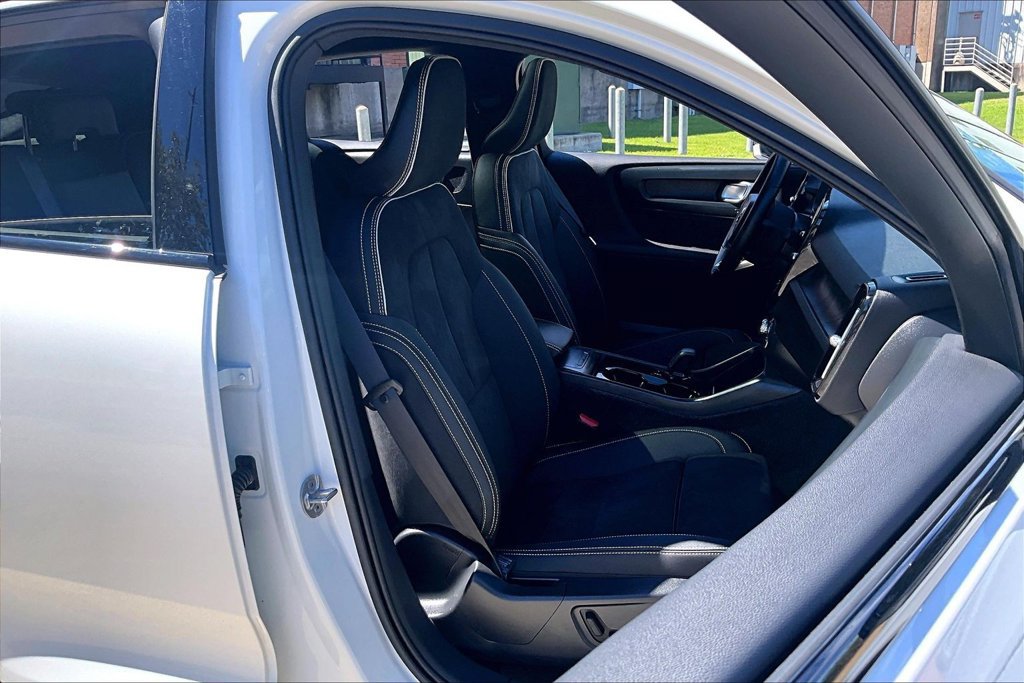 Used 2023 Volvo C40 P8 Recharge Plus AWD/4WD image 10