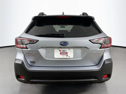 Used 2024 Subaru Outback Premium image 6