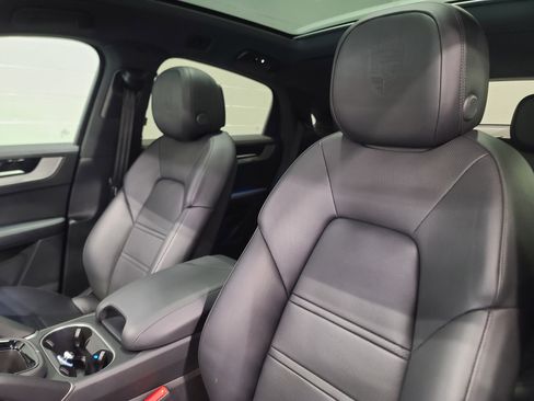 New 2025 Porsche Cayenne S AWD/4WD image 5