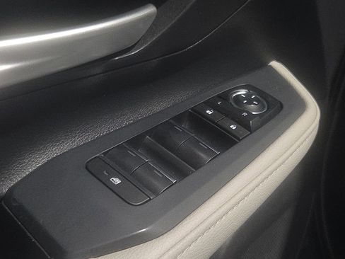 Certified 2025 Toyota Grand Highlander XLE image 18