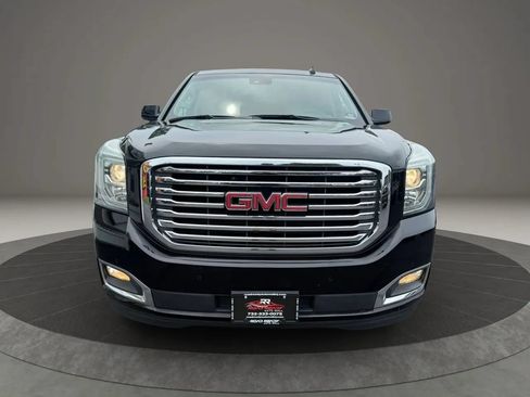 Used 2018 GMC Yukon XL SLT w/ Premium Edition AWD/4WD image 3