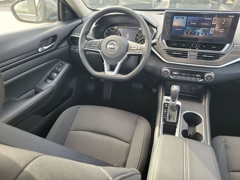 Used 2025 Nissan Altima 2.5 SV w/ SV Special Edition Package FWD image 10